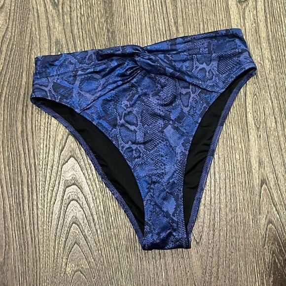 NWOT Victoria's Secret Bikini Bottom Twist High Rise Cheeky V-Front Blue Size S - Picture 1 of 3